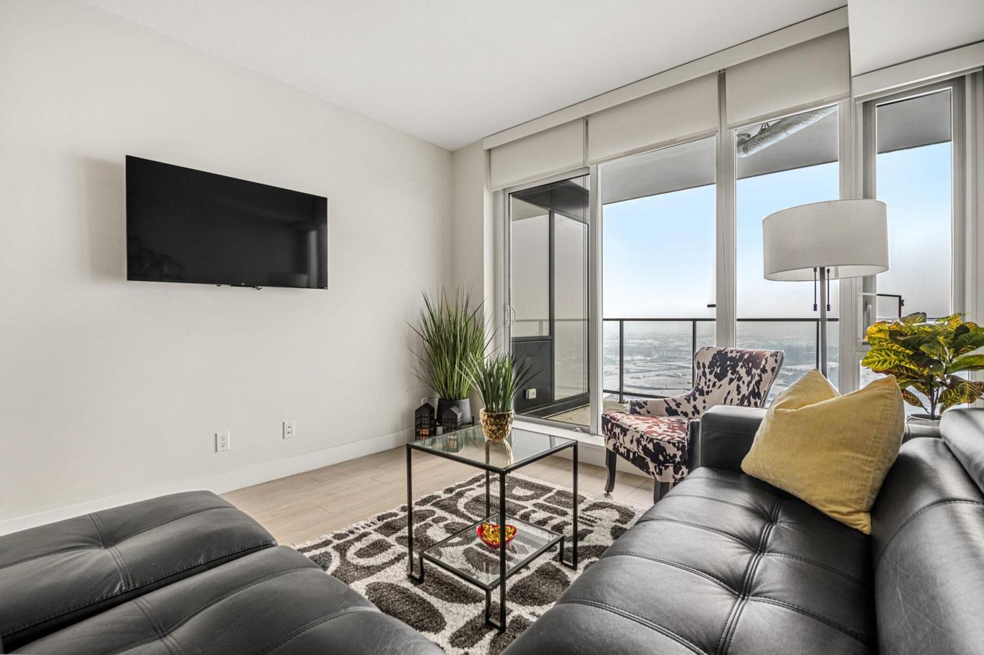 Stunning 34Th Floor Views, Prime Downtown Location - Near Stampede, Casino, Bars! Free Banff Pass, Parking, Wine! Villa YYC Eksteriør billede