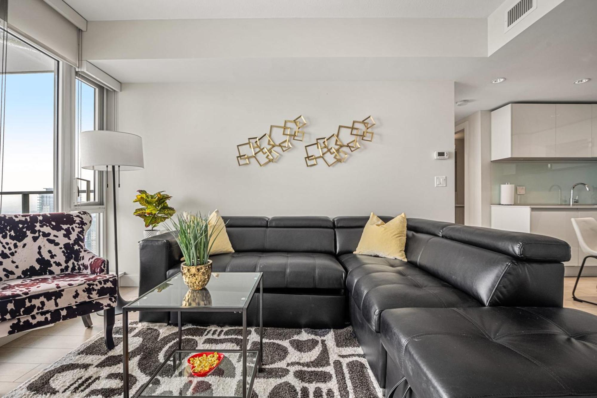 Stunning 34Th Floor Views, Prime Downtown Location - Near Stampede, Casino, Bars! Free Banff Pass, Parking, Wine! Villa YYC Eksteriør billede