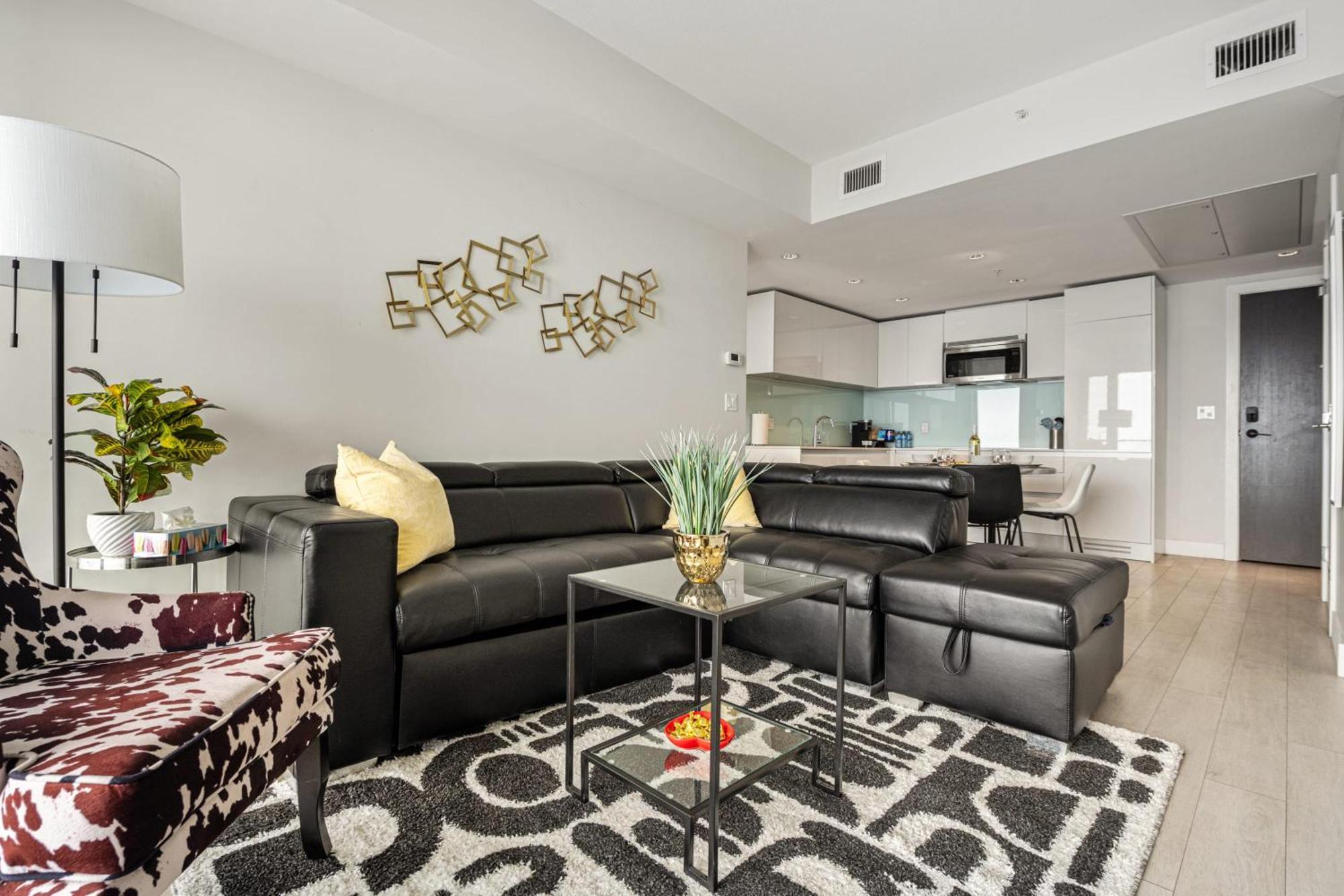 Stunning 34Th Floor Views, Prime Downtown Location - Near Stampede, Casino, Bars! Free Banff Pass, Parking, Wine! Villa YYC Eksteriør billede