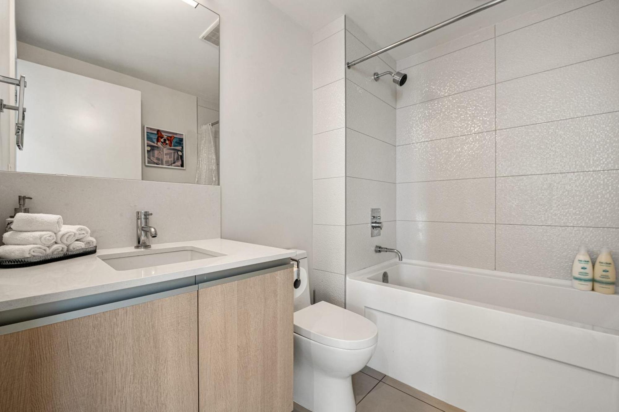 Stunning 34Th Floor Views, Prime Downtown Location - Near Stampede, Casino, Bars! Free Banff Pass, Parking, Wine! Villa YYC Eksteriør billede