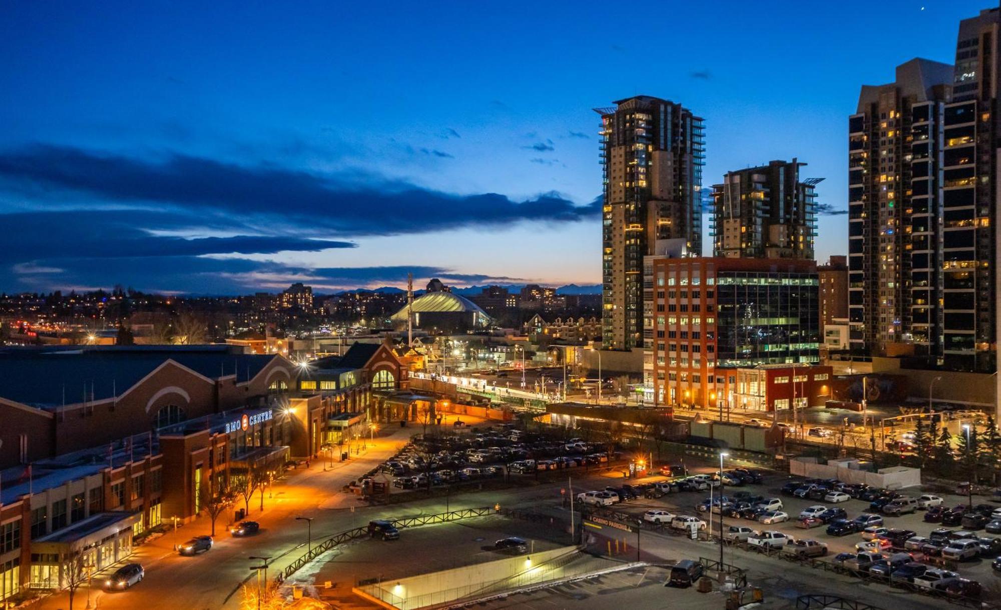 Stunning 34Th Floor Views, Prime Downtown Location - Near Stampede, Casino, Bars! Free Banff Pass, Parking, Wine! Villa YYC Eksteriør billede